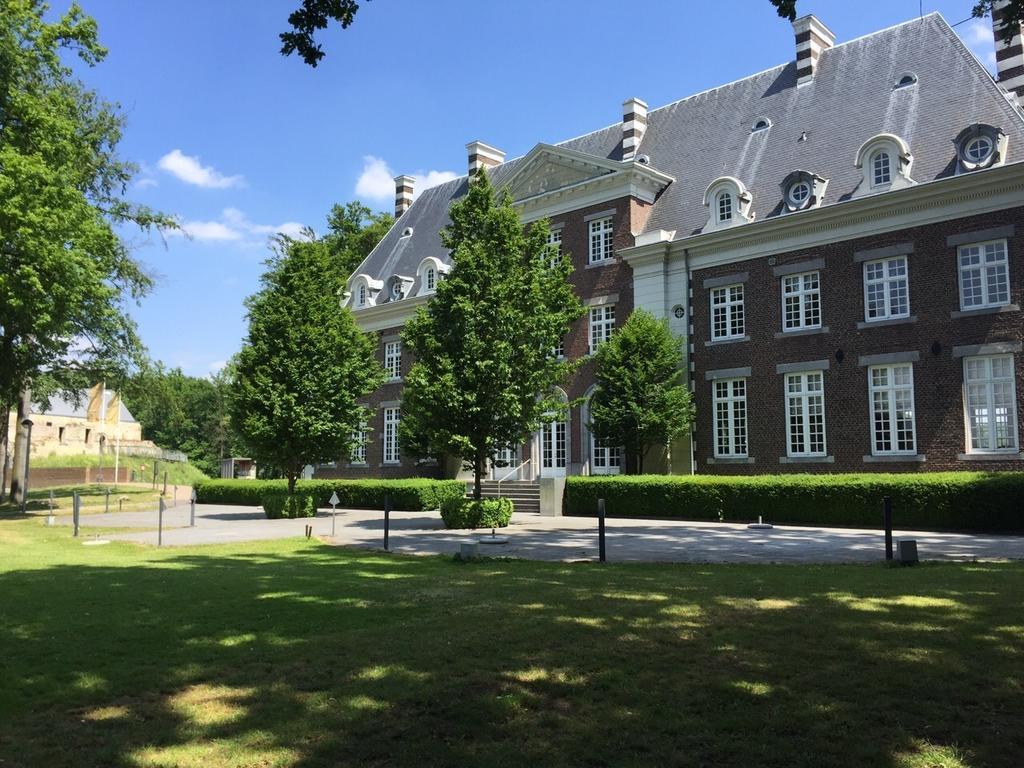 Kasteel Pietersheim Maastricht - Lanaken Hotel ภายนอก รูปภาพ