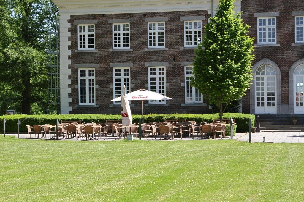 Kasteel Pietersheim Maastricht - Lanaken Hotel ภายนอก รูปภาพ