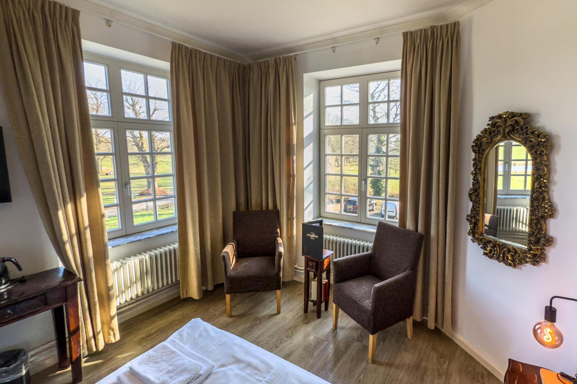 Kasteel Pietersheim Maastricht - Lanaken Hotel ภายนอก รูปภาพ