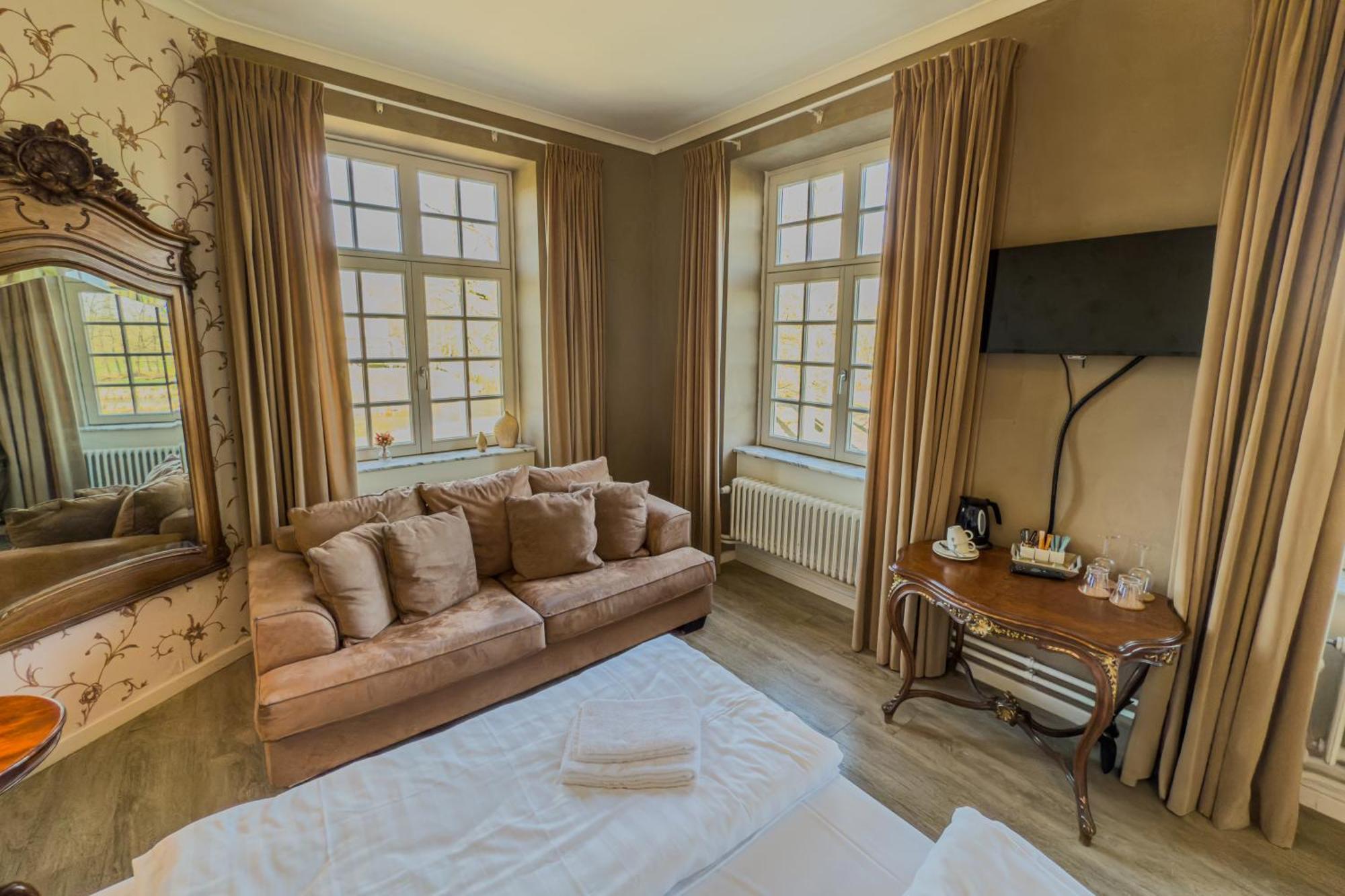 Kasteel Pietersheim Maastricht - Lanaken Hotel ภายนอก รูปภาพ