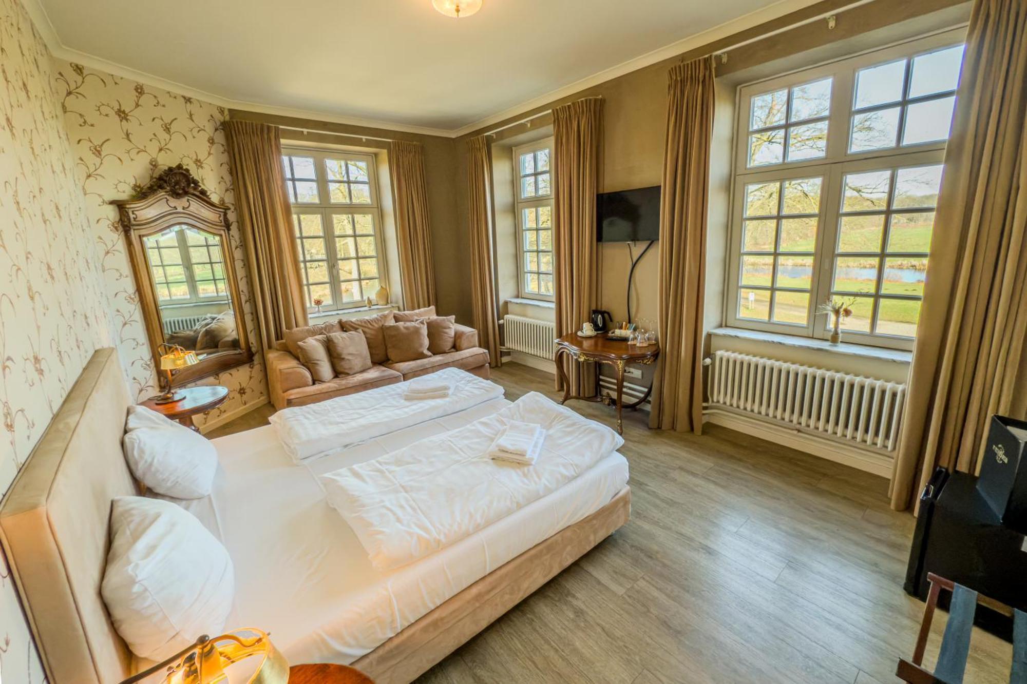 Kasteel Pietersheim Maastricht - Lanaken Hotel ภายนอก รูปภาพ