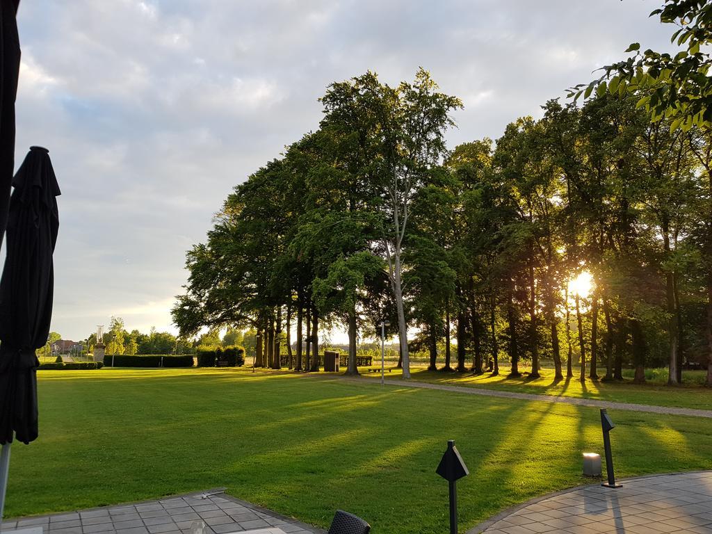 Kasteel Pietersheim Maastricht - Lanaken Hotel ภายนอก รูปภาพ